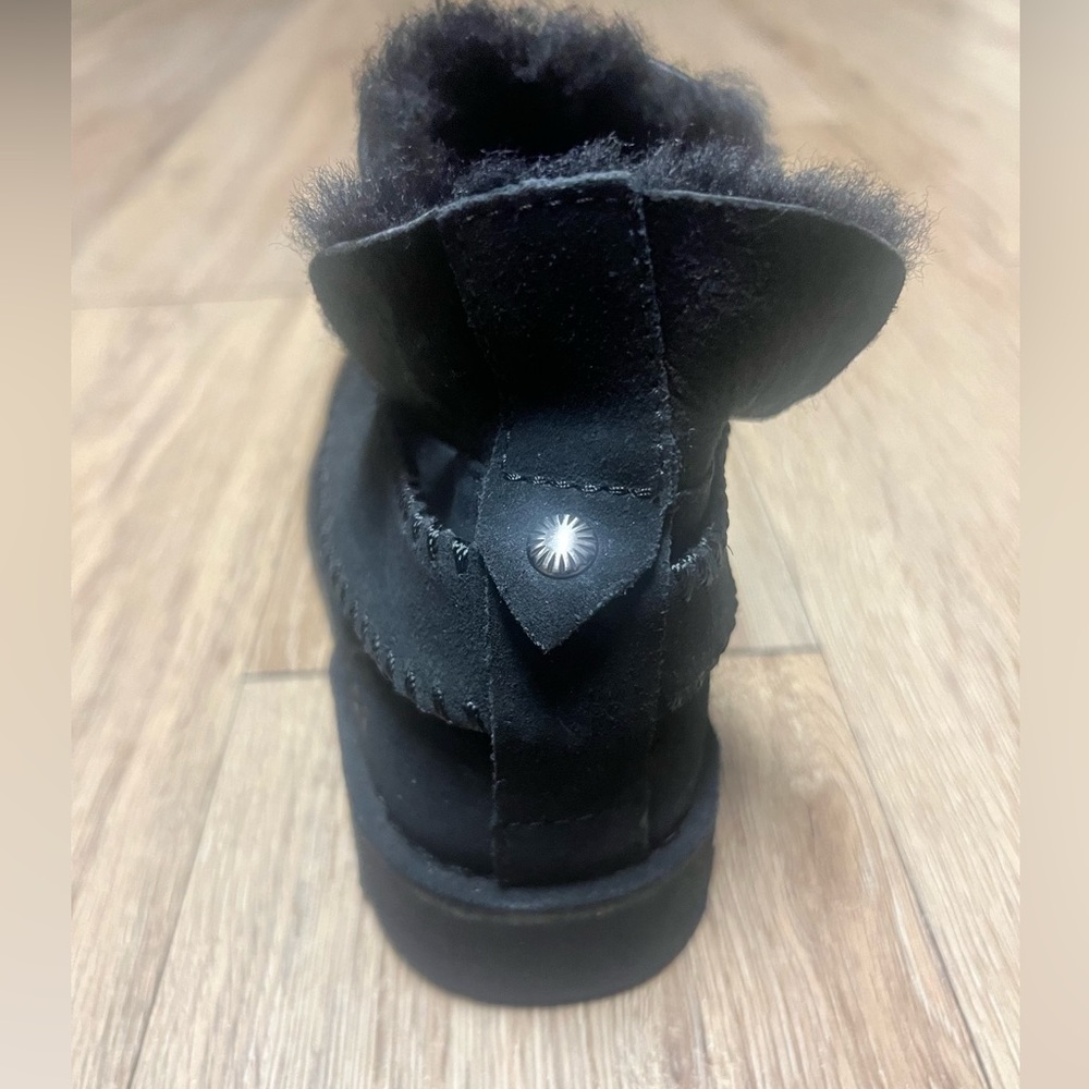 Ugg boots - Picture 2 of 4